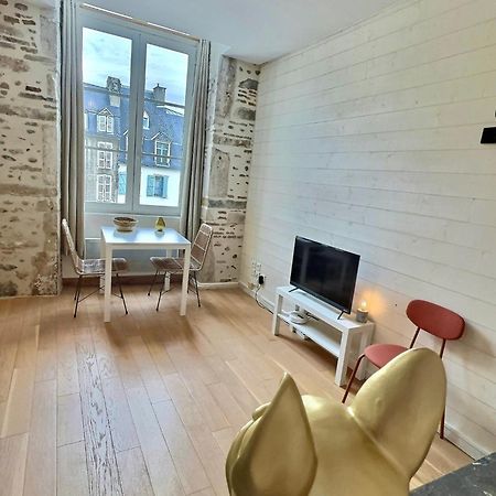 Wonderhost, Bois Et Pierre En Coeur De Ville По Экстерьер фото