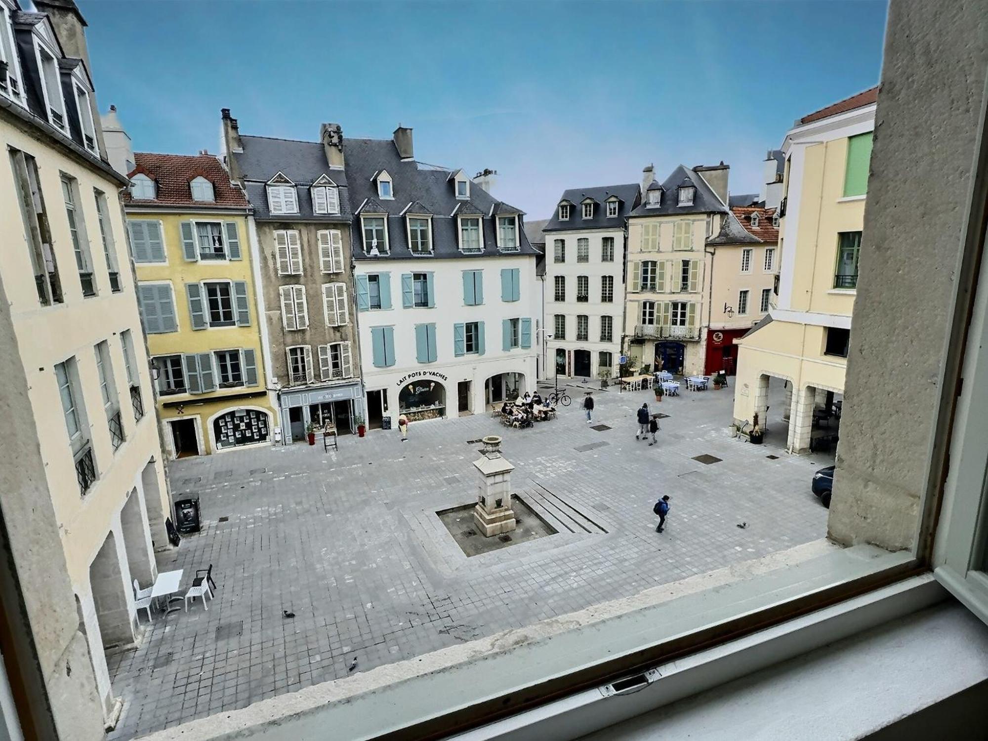 Wonderhost, Bois Et Pierre En Coeur De Ville По Экстерьер фото