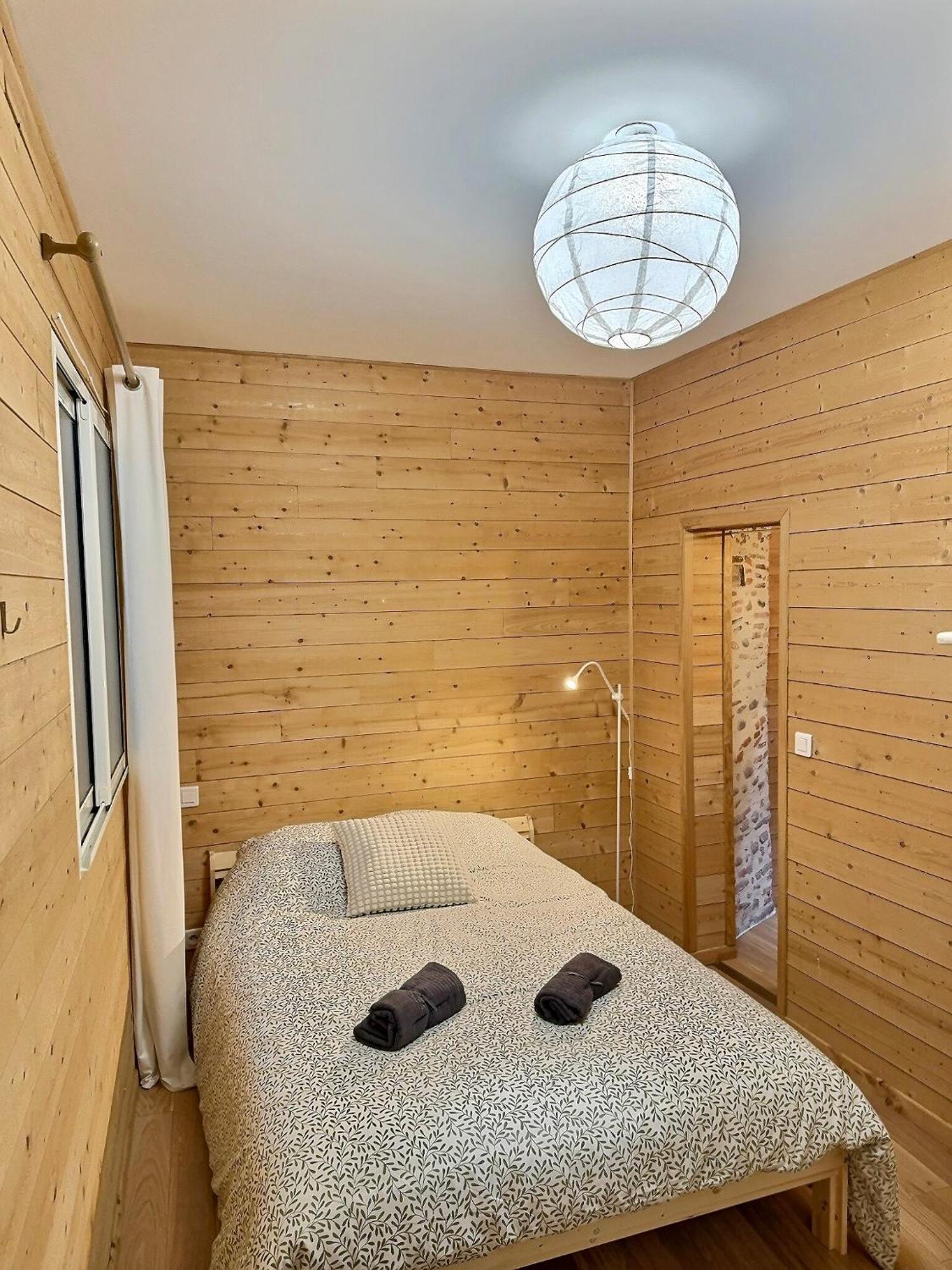 Wonderhost, Bois Et Pierre En Coeur De Ville По Экстерьер фото